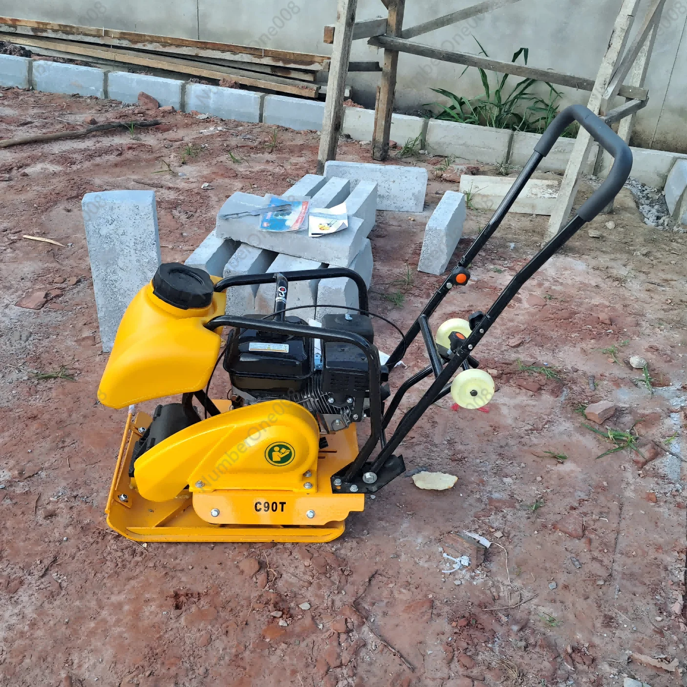 C90t handheld forward vibratin - огляд і ціна Plate Compactor Vibrator
