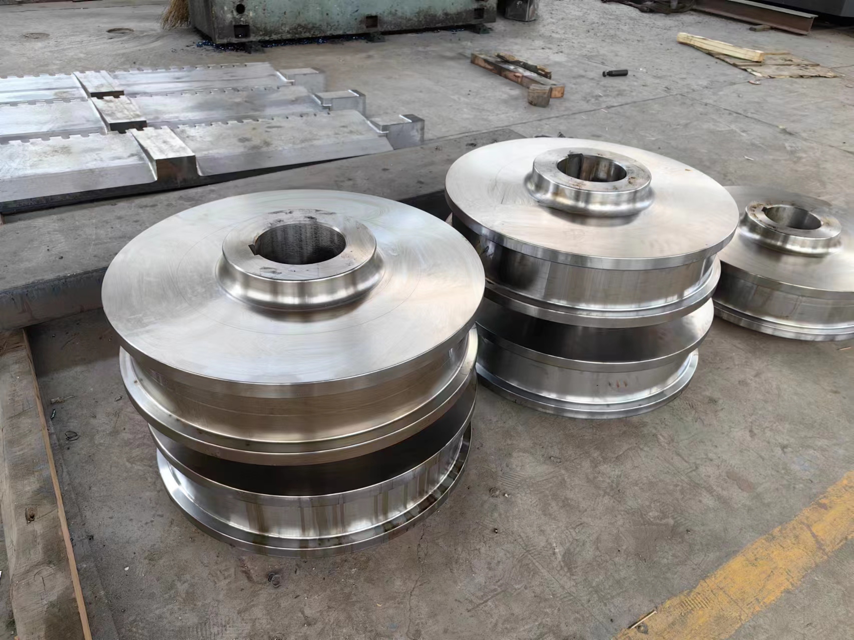 Heavy Load Crane Wheel for Min - огляд і ціна Heavy Equipment In Mining